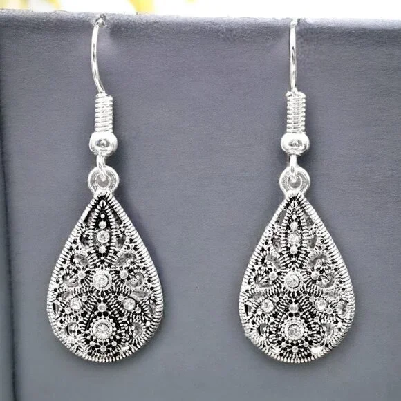 Antique Silver Filigree Teardrop Necklace and Earring Set - Picture 4 of 7